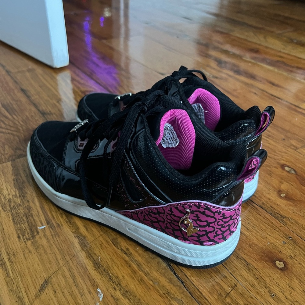 Baby phat y2k black & pink sneakers women’s 7/7.5